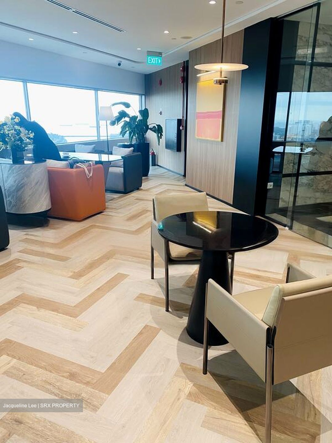 Gateway East (D7), Office #489331311